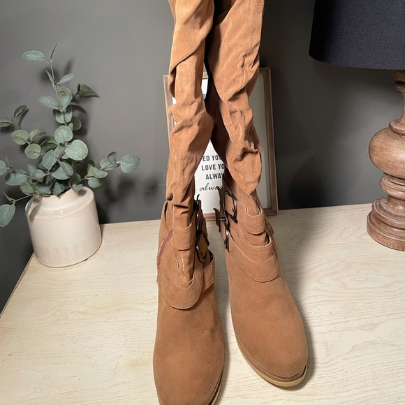 Charles Albert Knee-High Boots - Picture 7 of 10